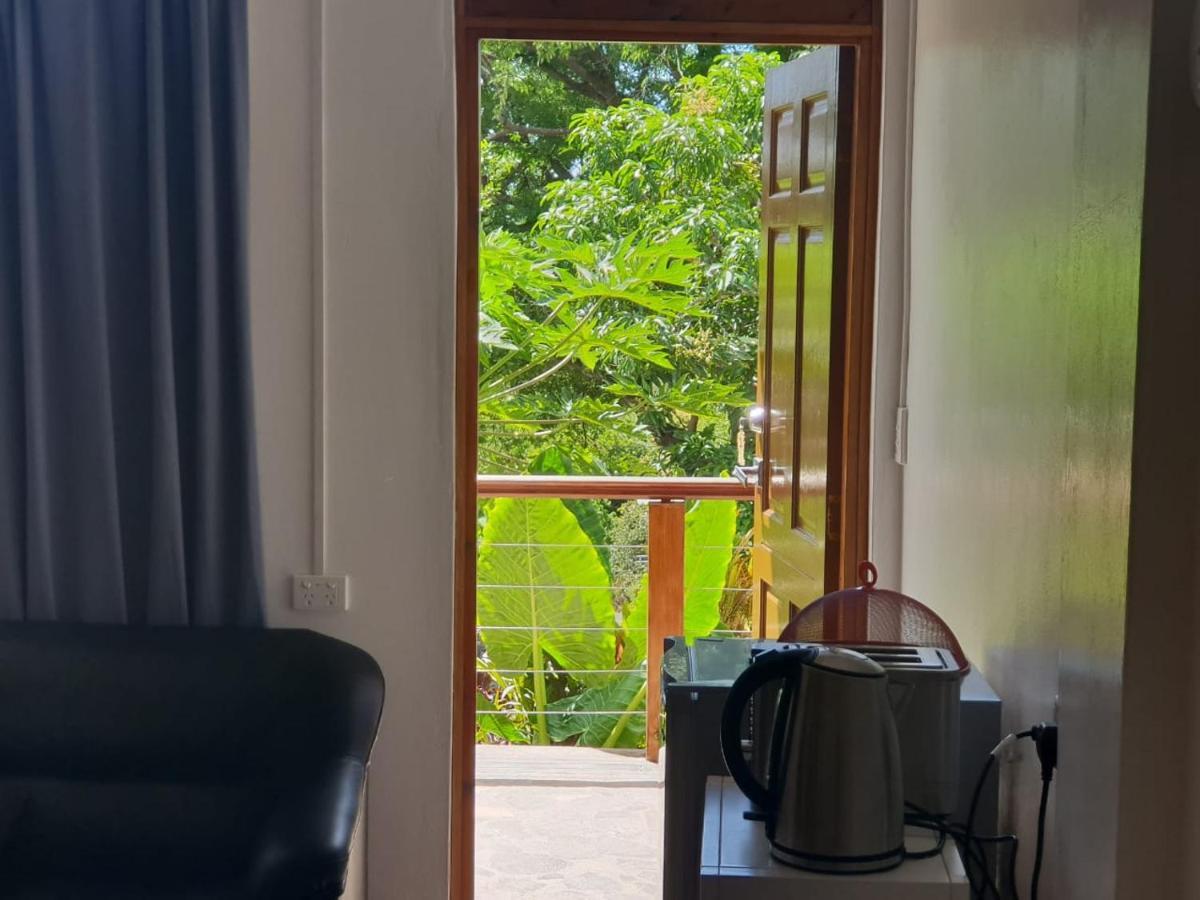Les Antigones Bed & Breakfast Port Mathurin Exterior photo